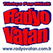 RADYO VATAN?IN BAARILI PRORAMCISI BARBAROS ZDEMR, MKROFONLAR N YEL SAHALARI TERK ETM...