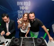 STANBUL FLM FESTVAL KAPANI DAVET DJ KABNNDE AL SUNAL VE DOA RUTKAY YER ALD