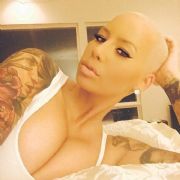 AMBER ROSE BR ANDA POPLER OLDU