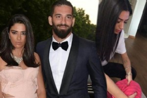 ARDA TURAN E ASLIHAN DOAN’A AYAKLARINI YIKATTI