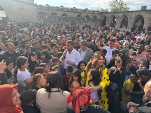 ASLI HNEL’E HATAY’DAK OCUK ENLNDE SEVG SEL