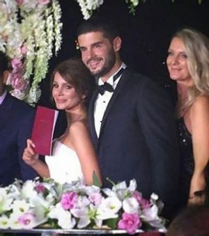 5 YILLIK AKTA MUTLU SON! BERK OKTAY VE MERVE ARAPIOLU EVLEND