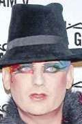 ARKICI BOY GEORGE, KOKAN?DEN TUTUKLANDI