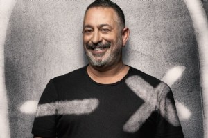 CEM YILMAZ TEK KLK STAND-UP GSTERS ’CMXXIV’ LE SAHNELERE DNYOR