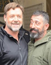 RUSSEL CROWE, CEM YILMAZ?I NCE SLD SONRA TAKP ETT