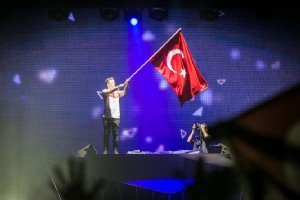 DNYANIN 1 NUMARASI DJ HARDWELL STANBUL’U SALLADI?