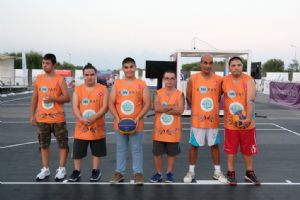 EFSANE OCUKLAR EFSANE BASKETBOLCULARI YEND