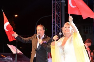 EMEL SAYIN - AHMET ZHAN’DAN 30 AUSTOS DET! ISPARTA’DA 15 BN KYE KONSER VERDLER