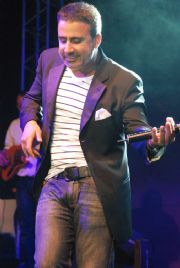 EMRAH ARABALI VAPURDA KONSER VERD