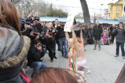 FEMEN GRUBU STANBUL’U DA KARITIRDI! SOYUNDULAR, POLS ALIP GTRD