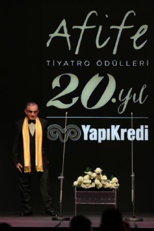 YAPI KRED AFFE TYATRO DLLER 20. KEZ SAHPLERN BULDU!