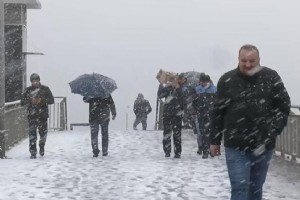 METEOROLOJ TARH VEREREK UYARDI: STANBUL’A KAR GELYOR