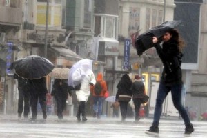 DKKAT! METEOROLOJ STANBULLULARI UYARDI