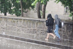 METEOROLOJ’DEN SON DAKKA HAVA DURUMU AIKLAMASI!  MARMARA’DA CEVZ BYKLNDE DOLU BEKLENYOR