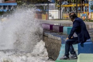 METEOROLOJ’DEN O LLERE KUVVETL YAMUR UYARISI: TROPKAL FIRTINA YAMURA DNT! NLEMNZ ALIN!