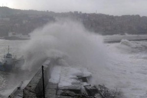 STANBUL’DA YAMUR, ANTALYA’DA FIRTINA! FIRTINA MARMARA’YI DA ETKLEYECEK