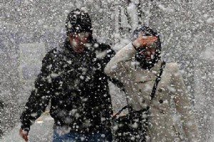 STANBUL N UYARI STNE UYARI! KAR KALINLII 20 SANTM BULACAK