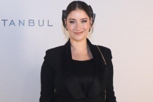 HAZAL KAYA’DAN HAMLELK KLOLARI AIKLAMASI: OK DVYORLAR KADINLARI