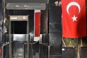 TERR SALDIRISI STANBUL’DA ELENCE YERLERNN KEPENKLERN NDRTT