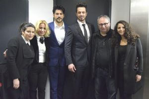 BURAK ZVT VE MURAT BOZ LE ALE FOTORAFI EKTRMEK OK MODA!