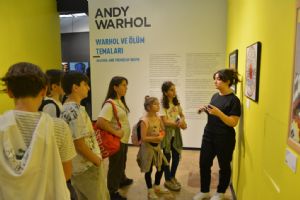 ’’ANDY WARHOL-STANBUL’’ SERGS’NE RENCLERDEN YOUN LG