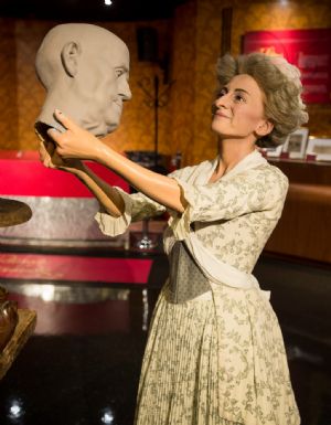 DNYACA NL MADAME TUSSAUDS BALMUMU HEYKEL MZES’NN TRKYE’DEK ADRES BEYOLU STKLAL CADDES OLUYOR