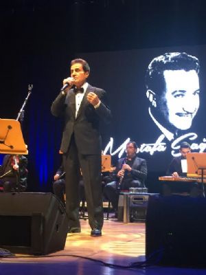 MUSTAFA SAYAAR’IN SAYGI KONSERNDE NL RENCLER BULUTU!