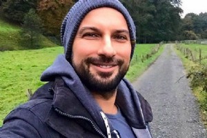 TARKAN’IN YZNDE GLLER AIYOR