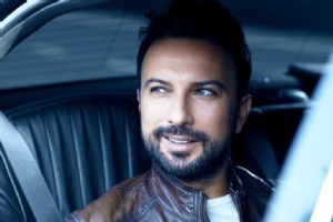 TARKAN KIZINI LK KEZ YAKINDAN GSTERD