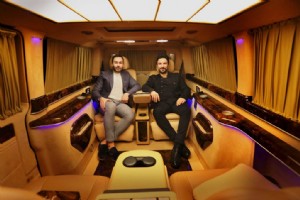 MEGASTAR TARKAN, ZEL TASARIM LKS VIP MNBS YAPTIRDI