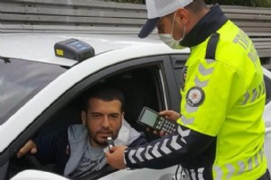 STANBUL’DA TRAFK DENETMLERNDE YEN DNEM! UYUTURUCU KT KULLANILMAYA BALANDI