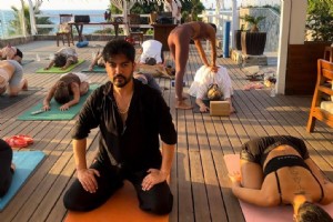 YUSUF GNEY, YOGA’YA BALADI