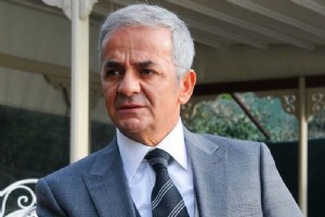 ZAFER ALGZ’DEN KAHKAHAYA BOACAK SET VE SAHNE ANILARI: HAIRT DI BLEKBORD